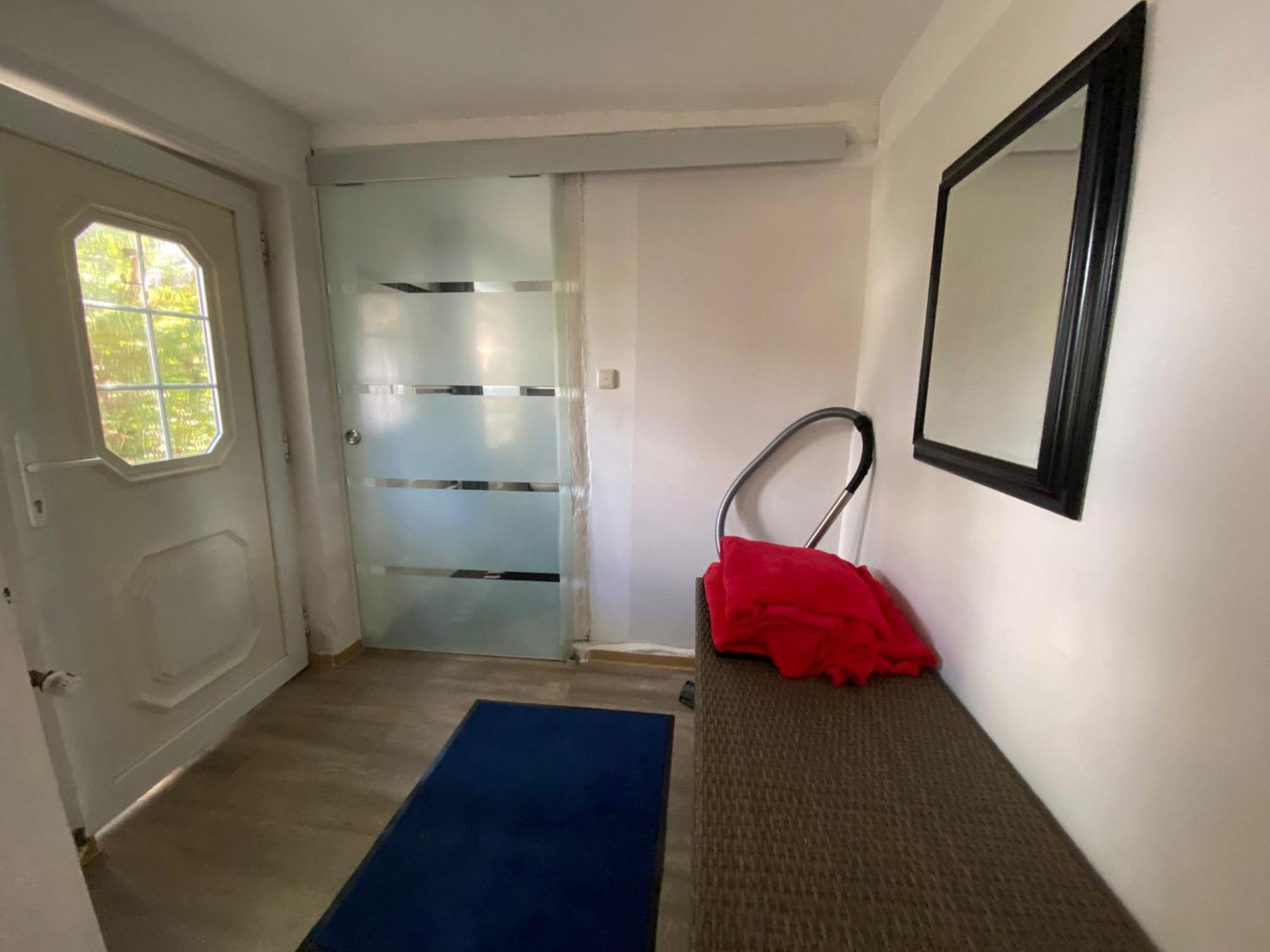 דורף מקלנבורג Ferienwohnung Mit Separatem Eingang Und Parkplatz, Ideal Fuer Handwerker Und Geschaeftsreisende מראה חיצוני תמונה